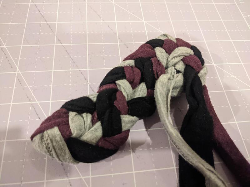 I'm making a braided rag rug : r/upcycling